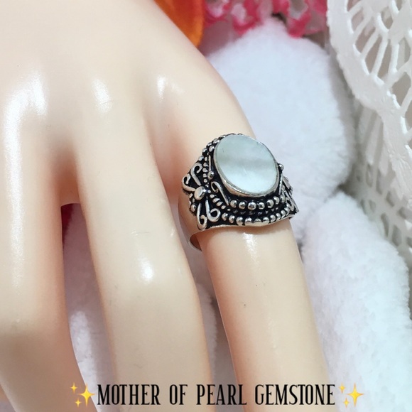 ✨ Mother Of Pearl Gemstone Vintage Handmade Ring - Picture 4 of 5